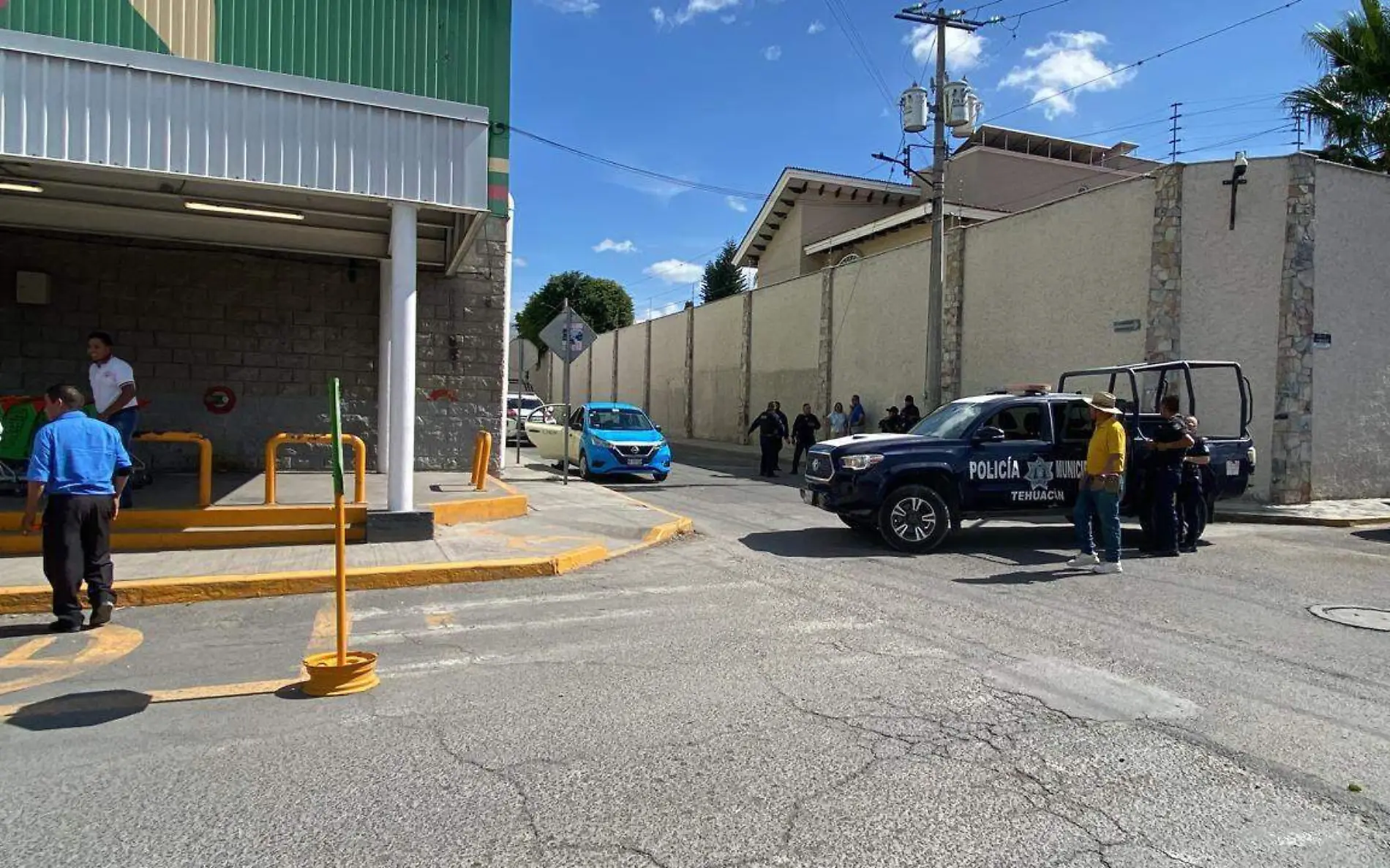 Tehuacan hombre fallece al interior de un taxi